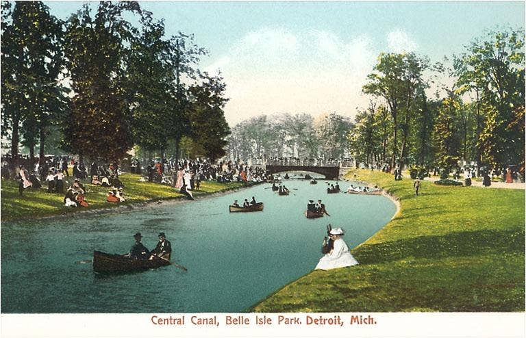Postcard MI-686 Central Canal, Belle Isle Park